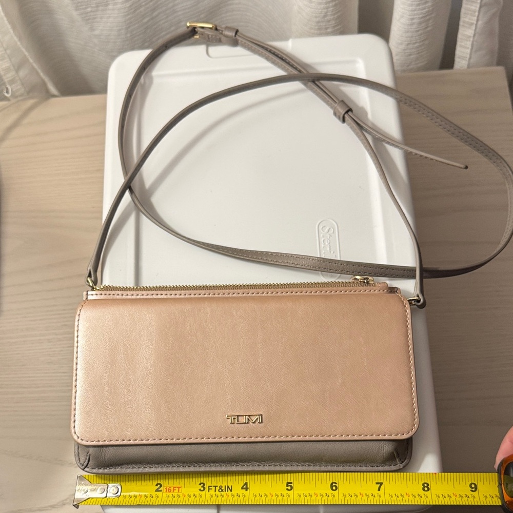 Tumi Women's Crossbody Bag 7.5” wallet - gray & rose gold